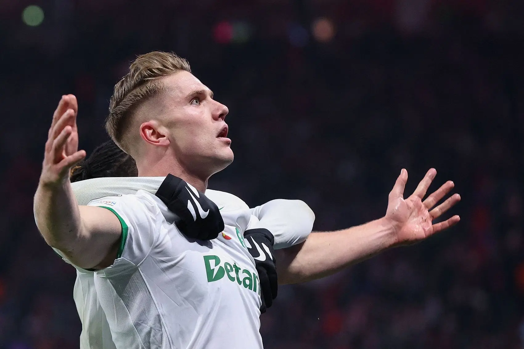 驰盈优配 英媒：红军皇马巴萨巴黎也在关注约克雷斯，葡体坚持8000万欧价格